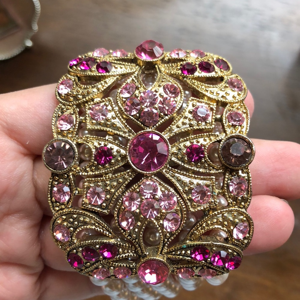 Cute and classy pearl bracelet